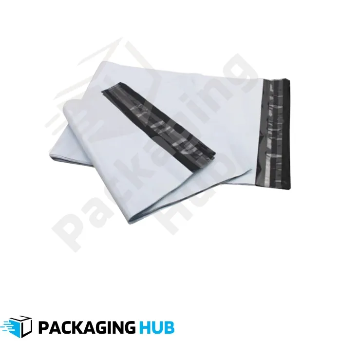 A medium-sized courier flyer bag, commonly used for shipping apparel and other e-commerce products.